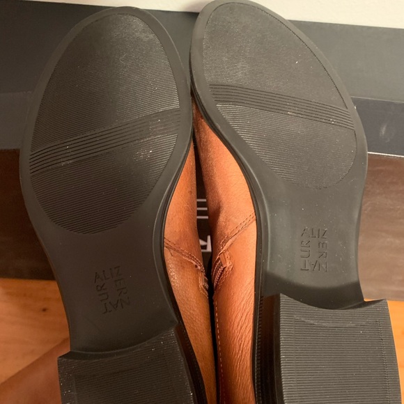 Tall boots - Picture 3 of 3